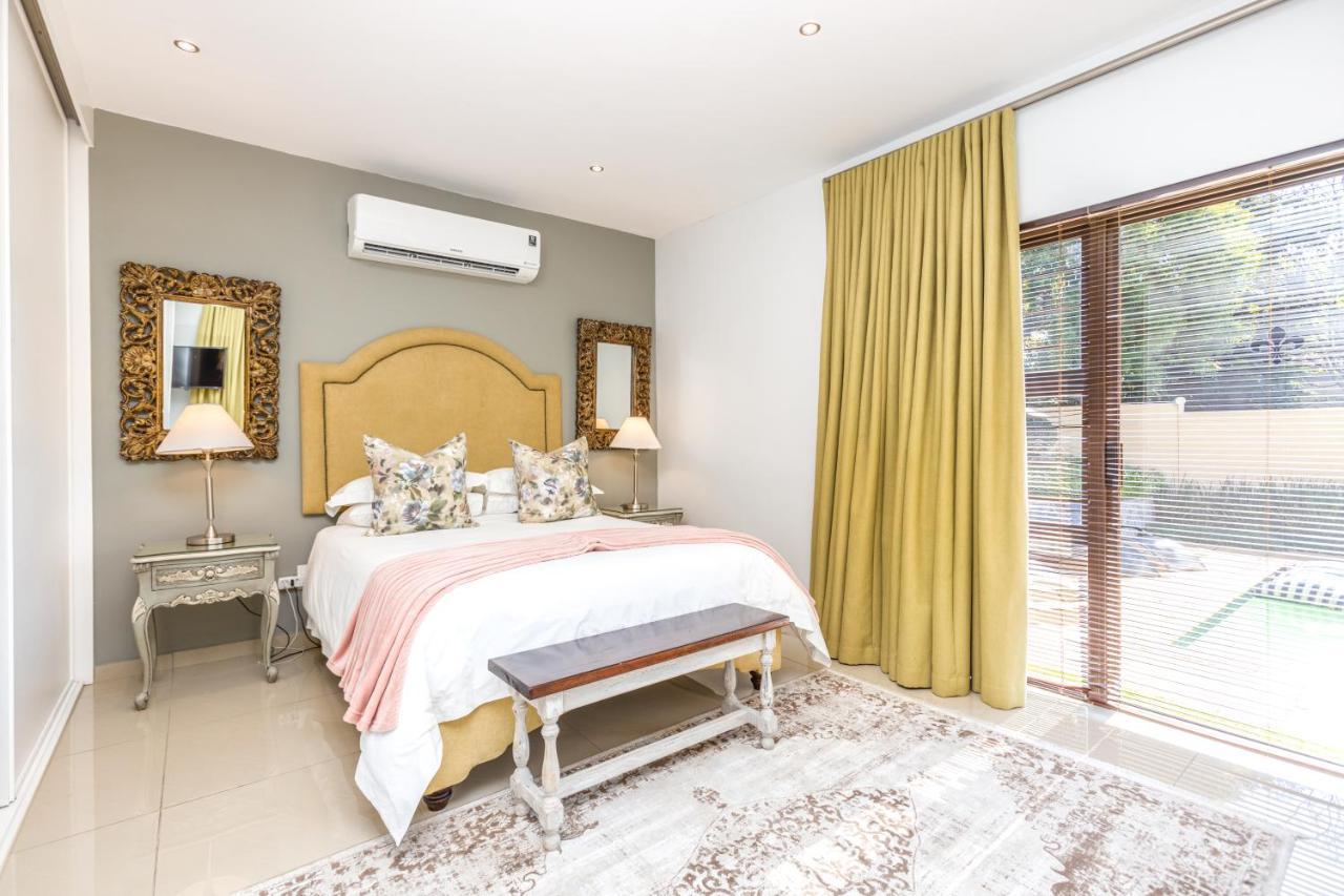 Fleur De Lis Guesthouse Krugersdorp Bagian luar foto