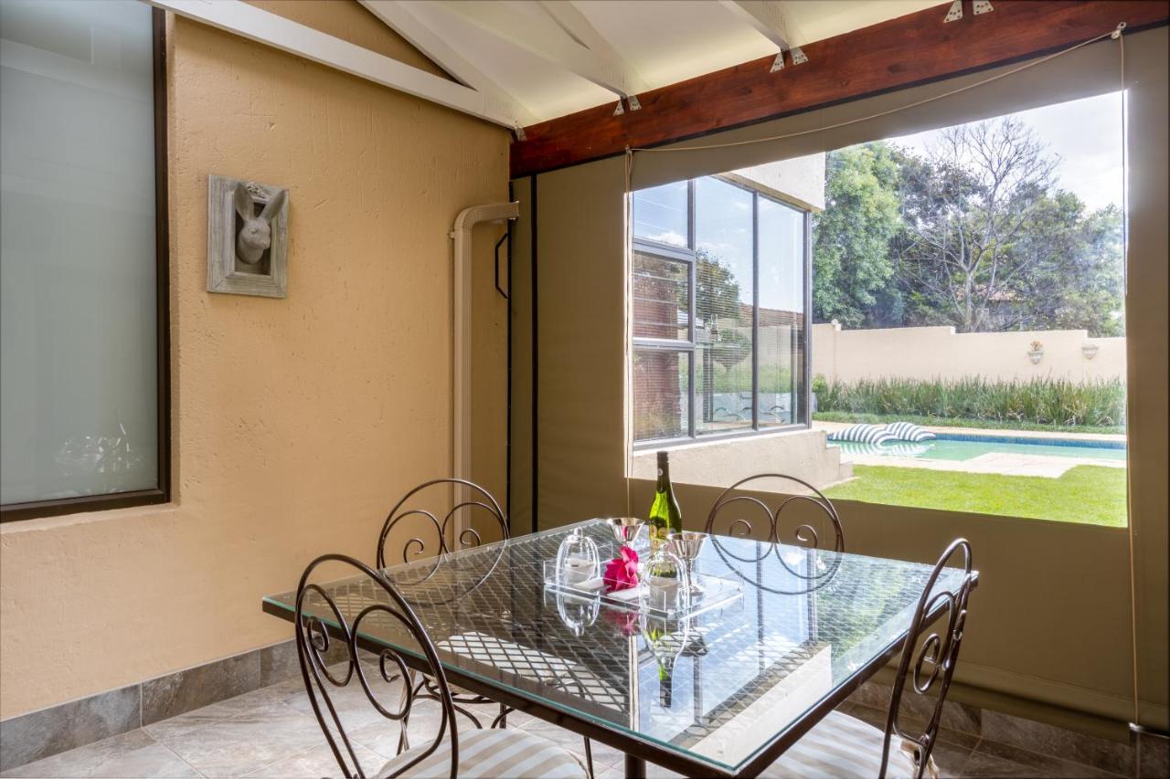 Fleur De Lis Guesthouse Krugersdorp Bagian luar foto